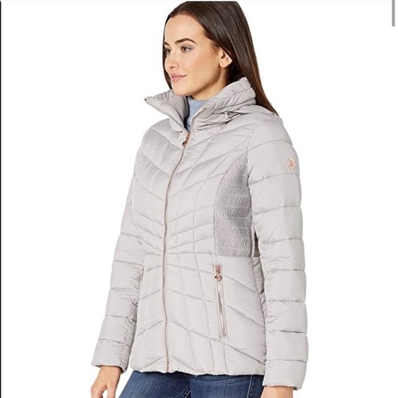 NWOT Bernardo fitted packable puffer - Picture 2 of 13